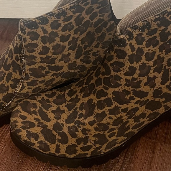 Charleston Shoe Co. Upper Monterey Boots in Leopard - Picture 5 of 9